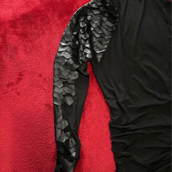 NEW Women’s Black Body-Con Faux Leather Scale Long Sleeve Dress - Picture 3 of 8